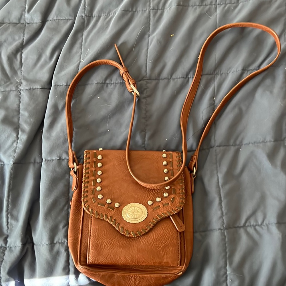 Light brown shoulder bag